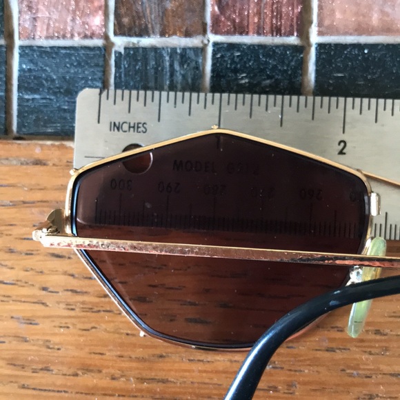 Paloma Picasso sunglass frames in gold and black. Add your own lenses! Prescript - Picture 10 of 11